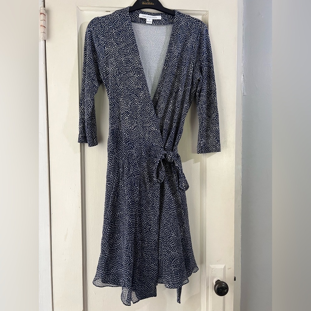 Diane Von Furstenberg Irina Wrap Chiffon Mini Dress 8 - Picture 10 of 13